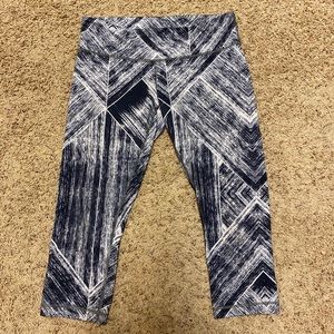 Women’s Lululemon Cropped Leggings. Size 12.